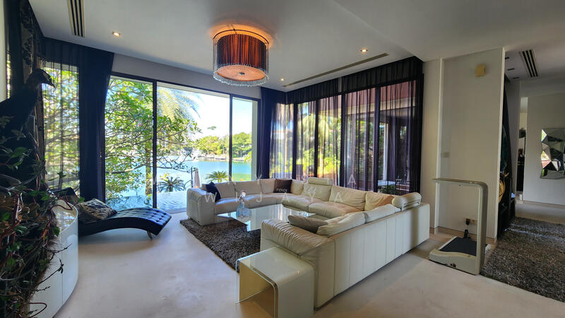 Coral Island photo 2