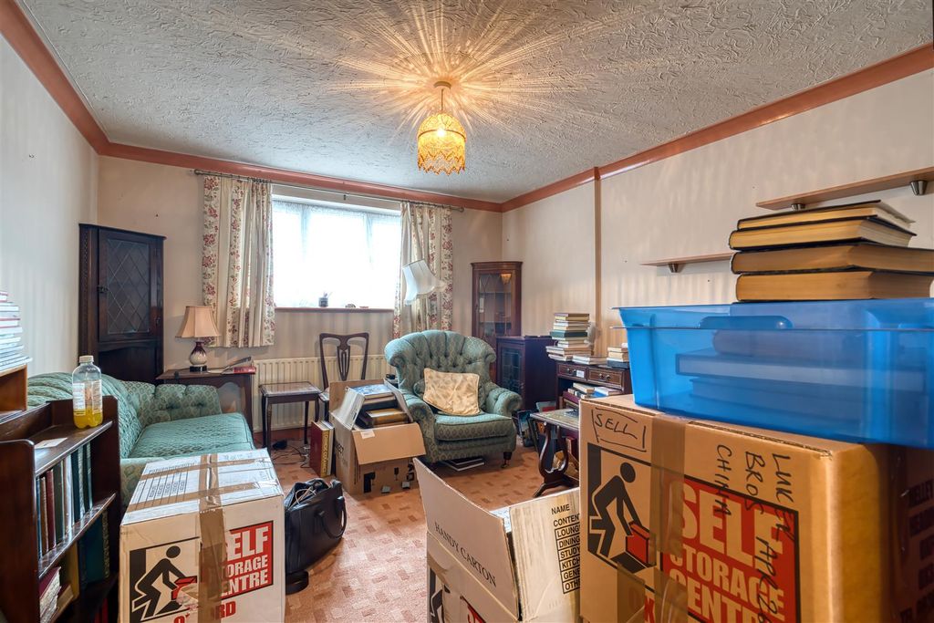 Additional image 3 of 2 bed flat for saleQueen Street, Gillingham SP8