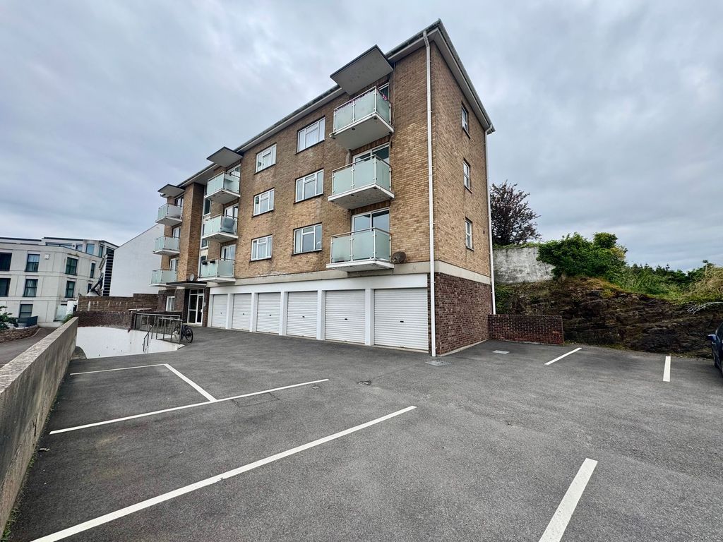 1 bed flat to rent9 Cantel Court, St Helier JE2