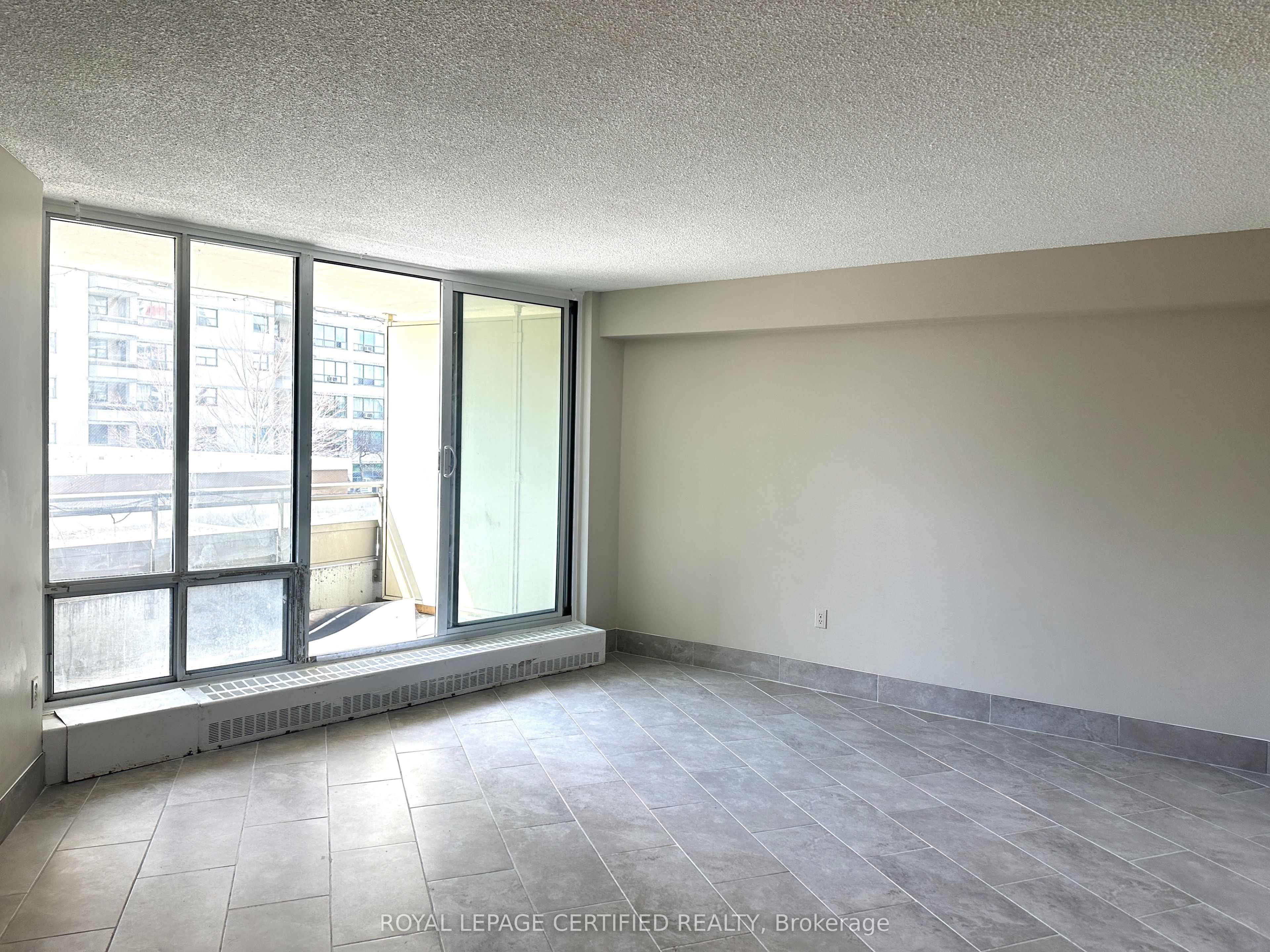 Additional image 5 of 208-380 Dixon Road, Toronto, ON, M9R 1T3
