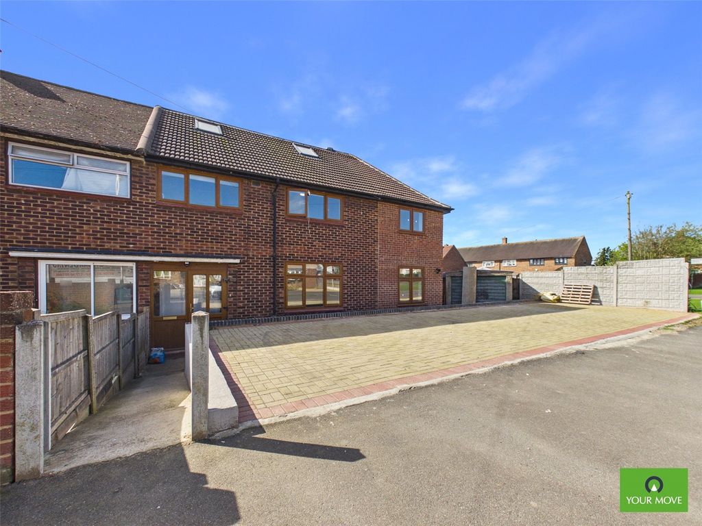 8 bed detached house to rentPenrith Road, Romford RM3