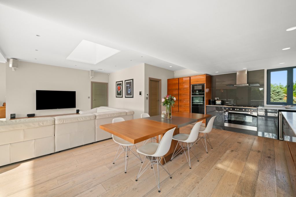 Additional image 7 of 5 bed property for saleFriary Island, Staines, Surrey TW19, United Kingdom