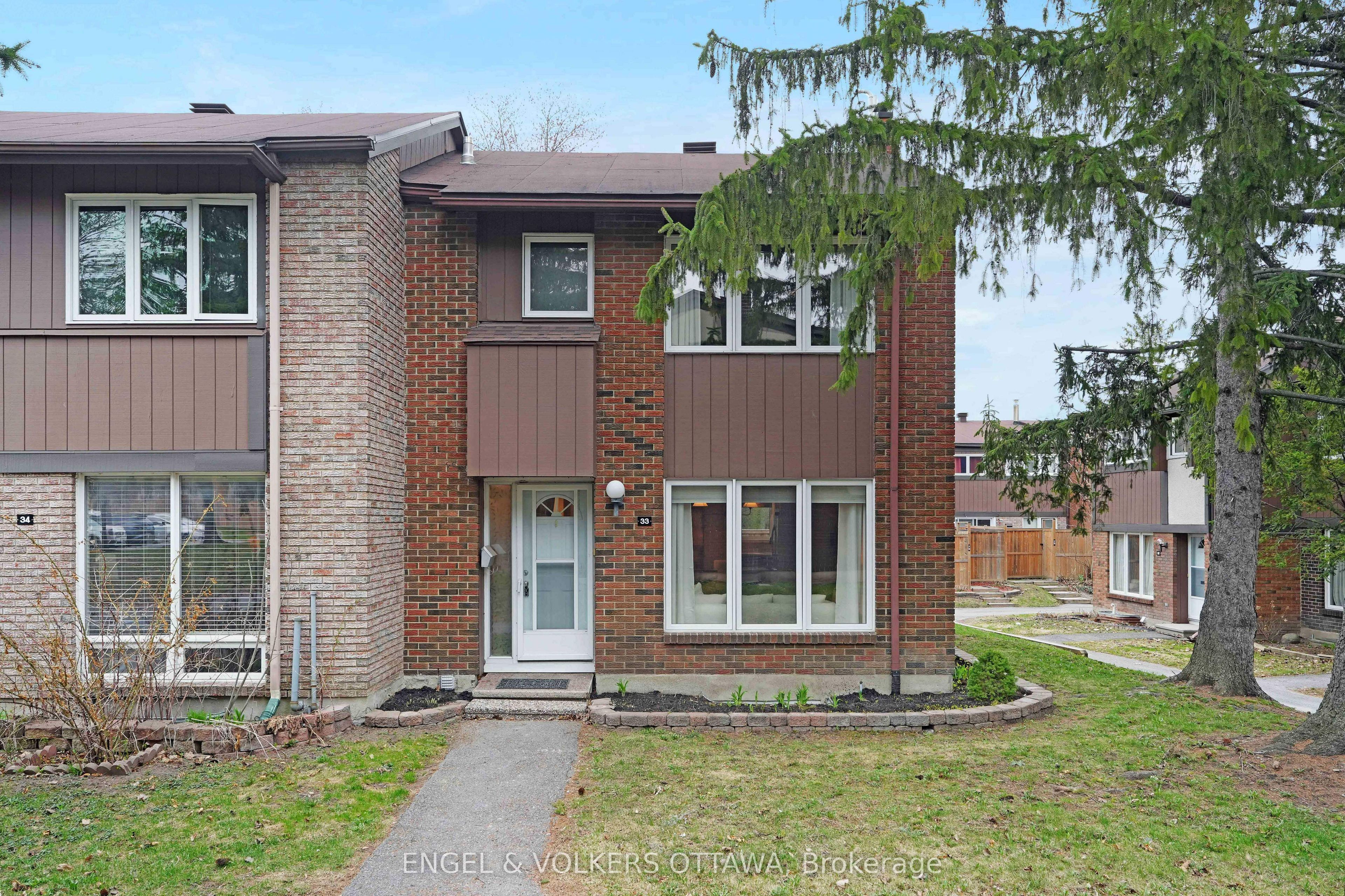 33-2111 Montreal Road, Ottawa, ON, K1J 8M8