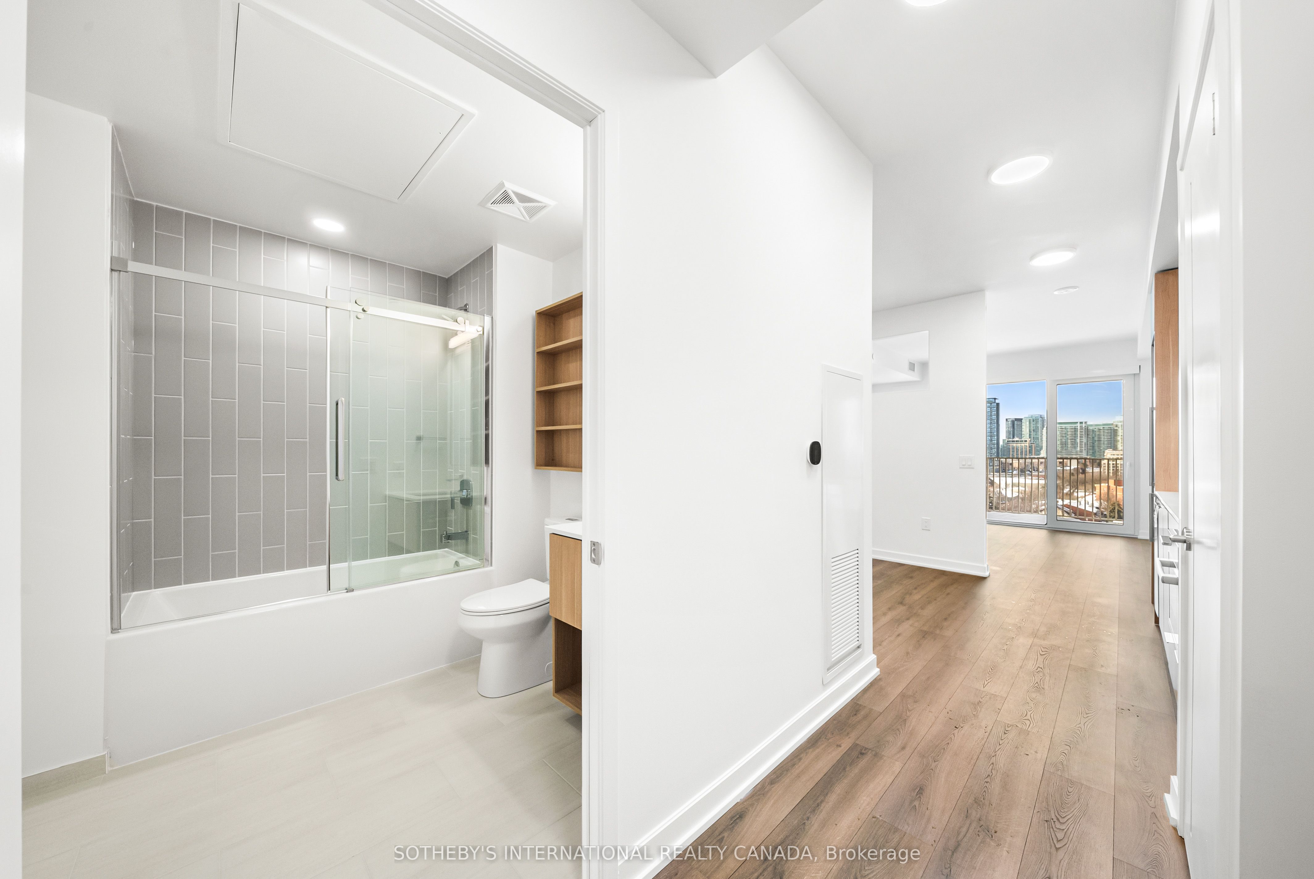 Additional image 3 of 1413-88 Bathurst Street, Toronto, ON, M5V 0W8