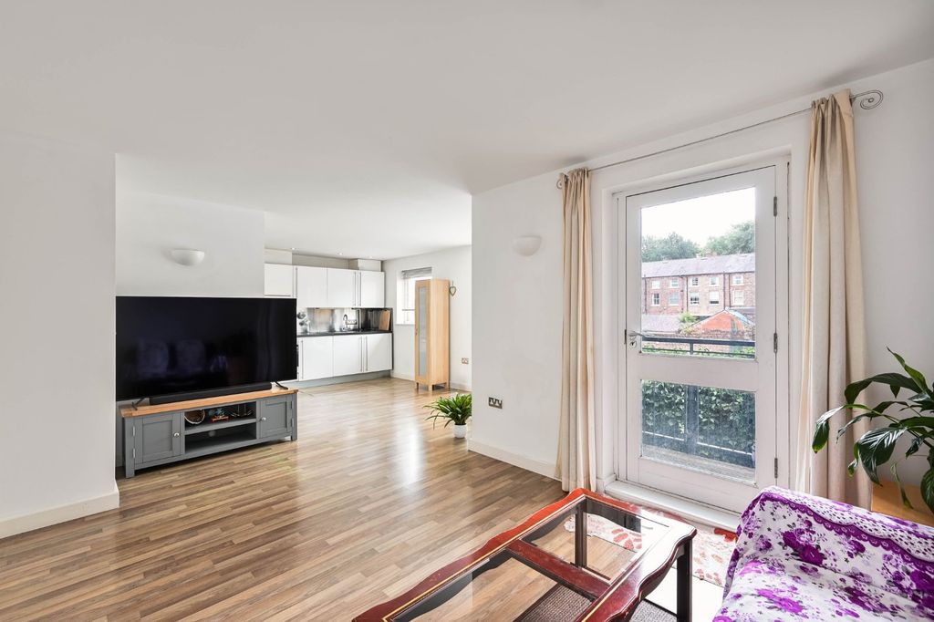 Additional image 2 of 2 bed flat for saleBootham Place, York YO30