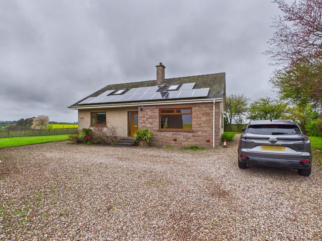 4 bed detached bungalow to rentBattledykes, Forfar DD8