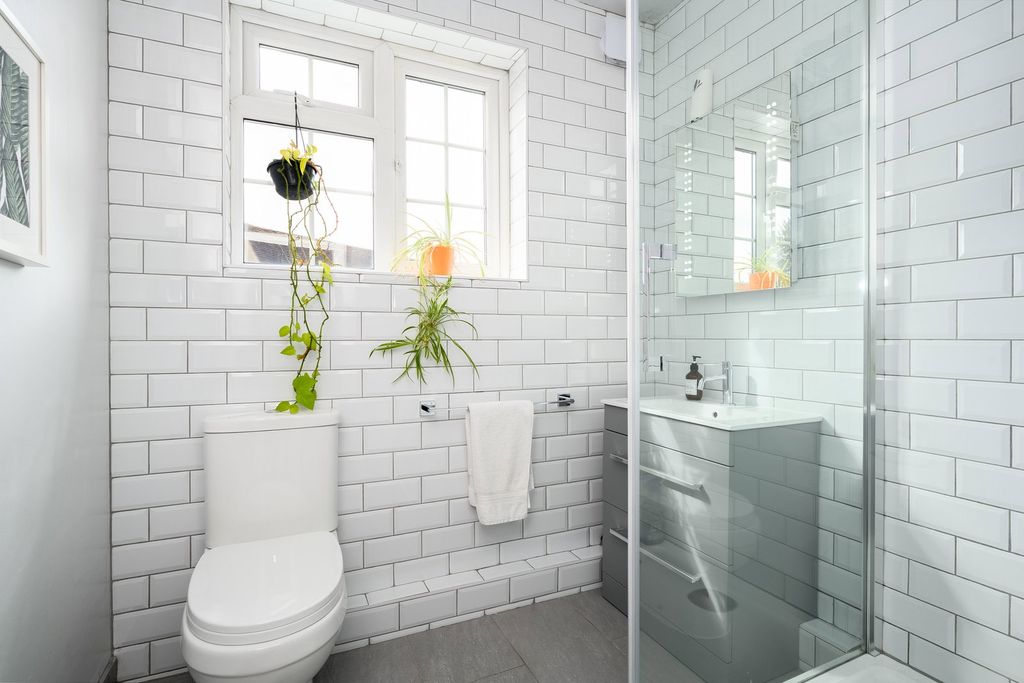 Additional image 6 of 2 bed flat for saleChurch Street, Walton-On-Thames KT12