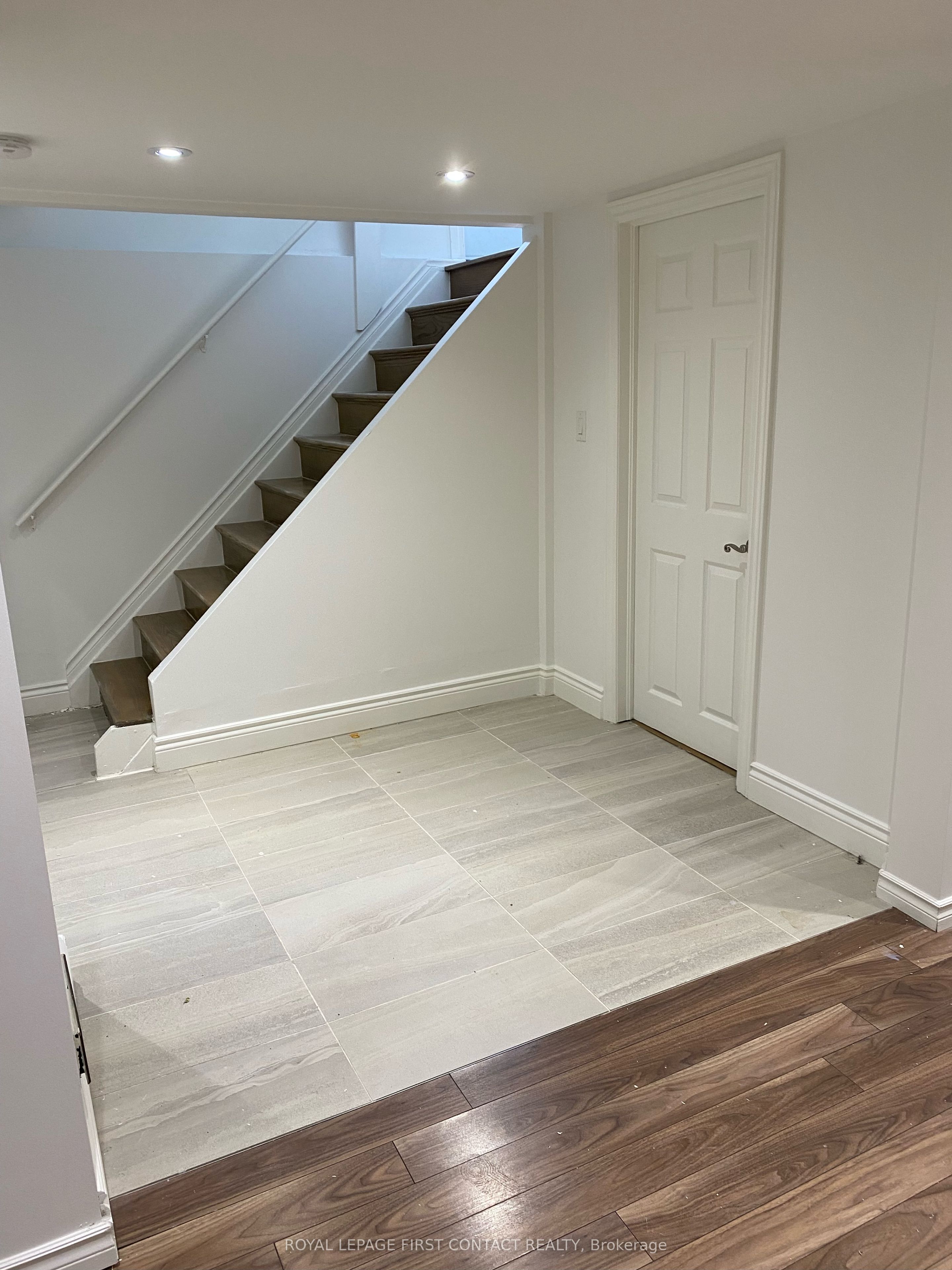 560 Heman Street, Newmarket, ON, L3Y 2Z3