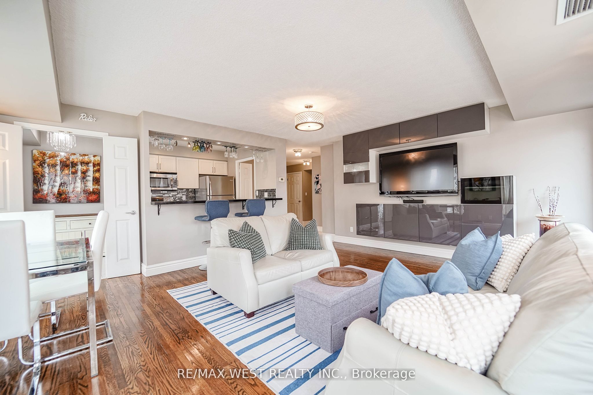 Additional image 3 of 309-190 Manitoba Street, Toronto, ON, M8Y 3Y8