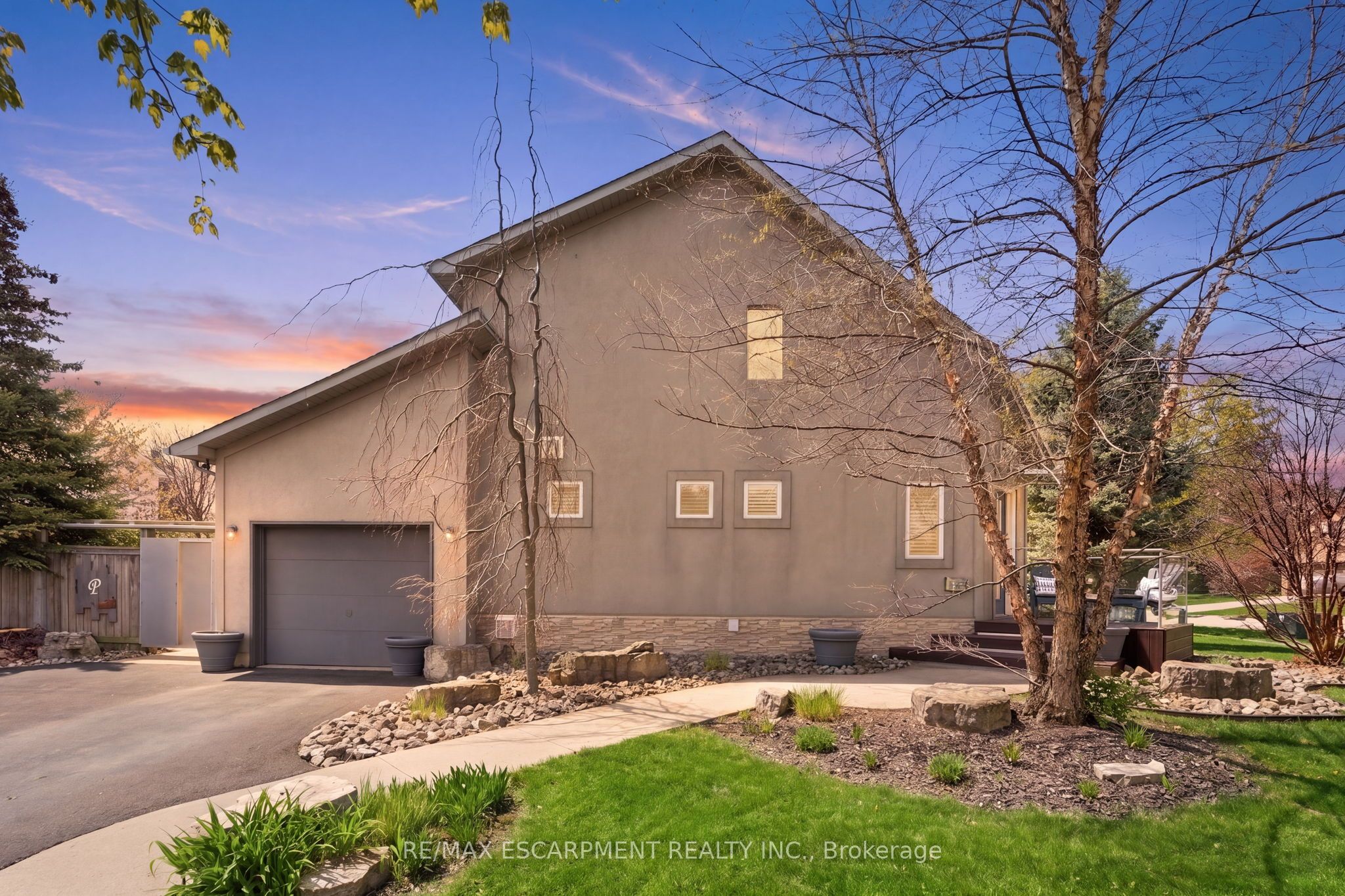 10 Rockhaven Lane, Hamilton, ON, L8B 0H7