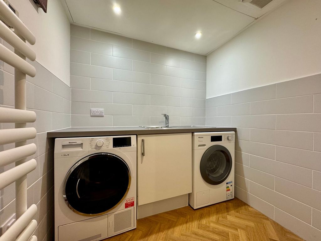 Additional image 7 of 2 bed flat to rent30 West Park Apartments, St Helier JE2