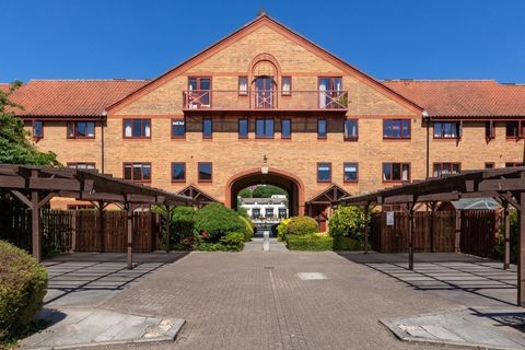 Cumberland Close, Bristol BS1