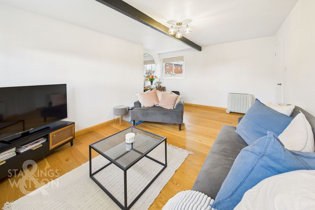 Additional image 2 of 2 bed flat for saleHillcrest Court, Ipswich Road, Pulham Market, Diss IP21
