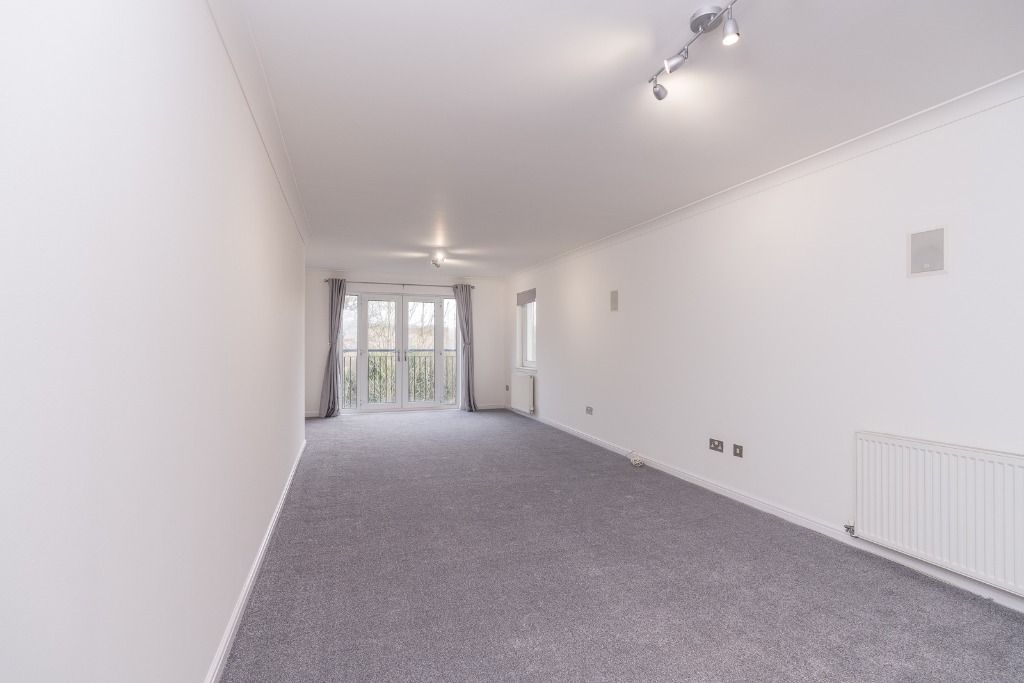2 bed flat to rentJardine Place, Bathgate, West Lothian EH48 photo 5