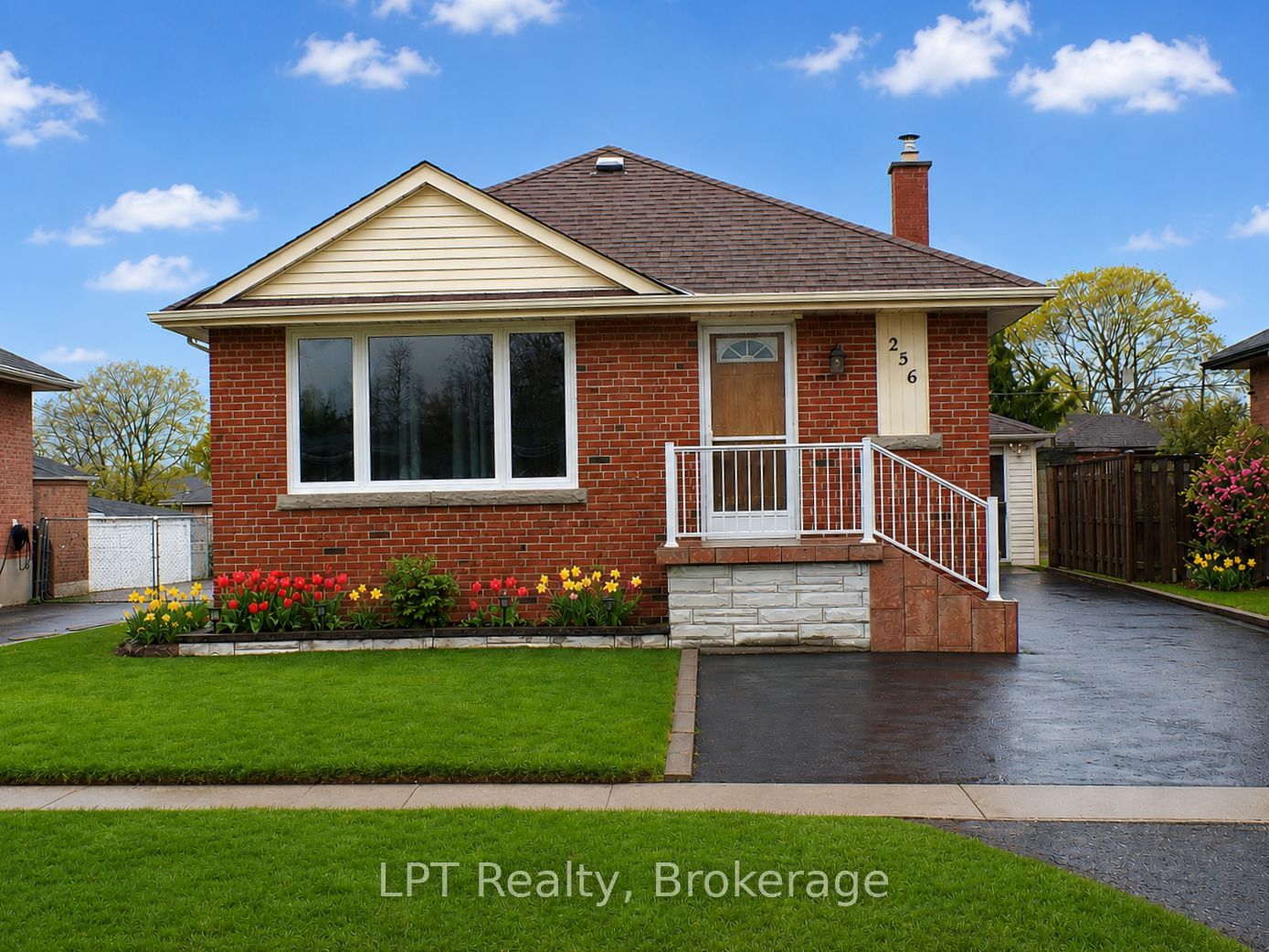 256 Farewell Street, Oshawa, ON, L1H 6L9