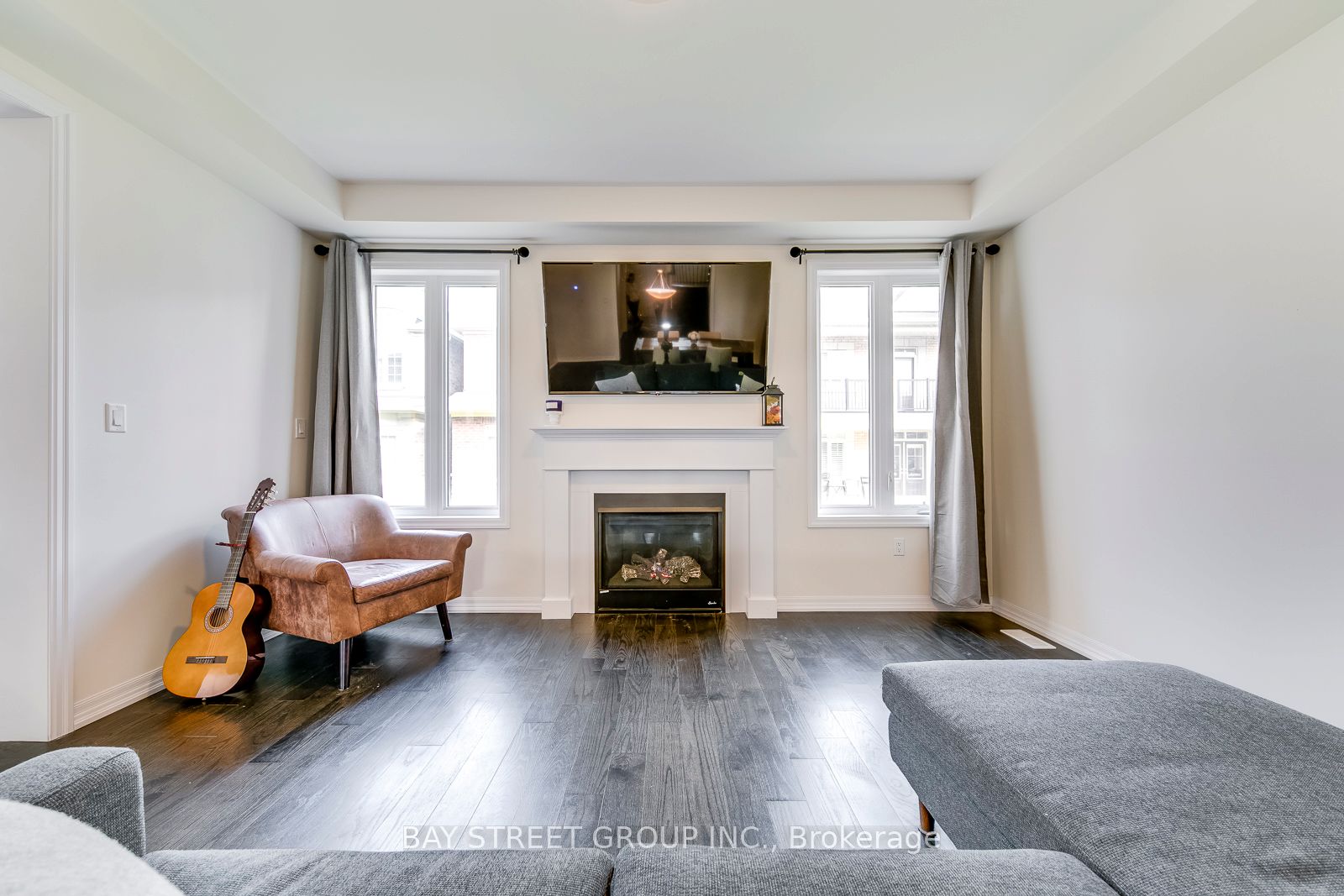 366 Harold Dent Trail, Oakville, ON, L6M 0N3 photo 5