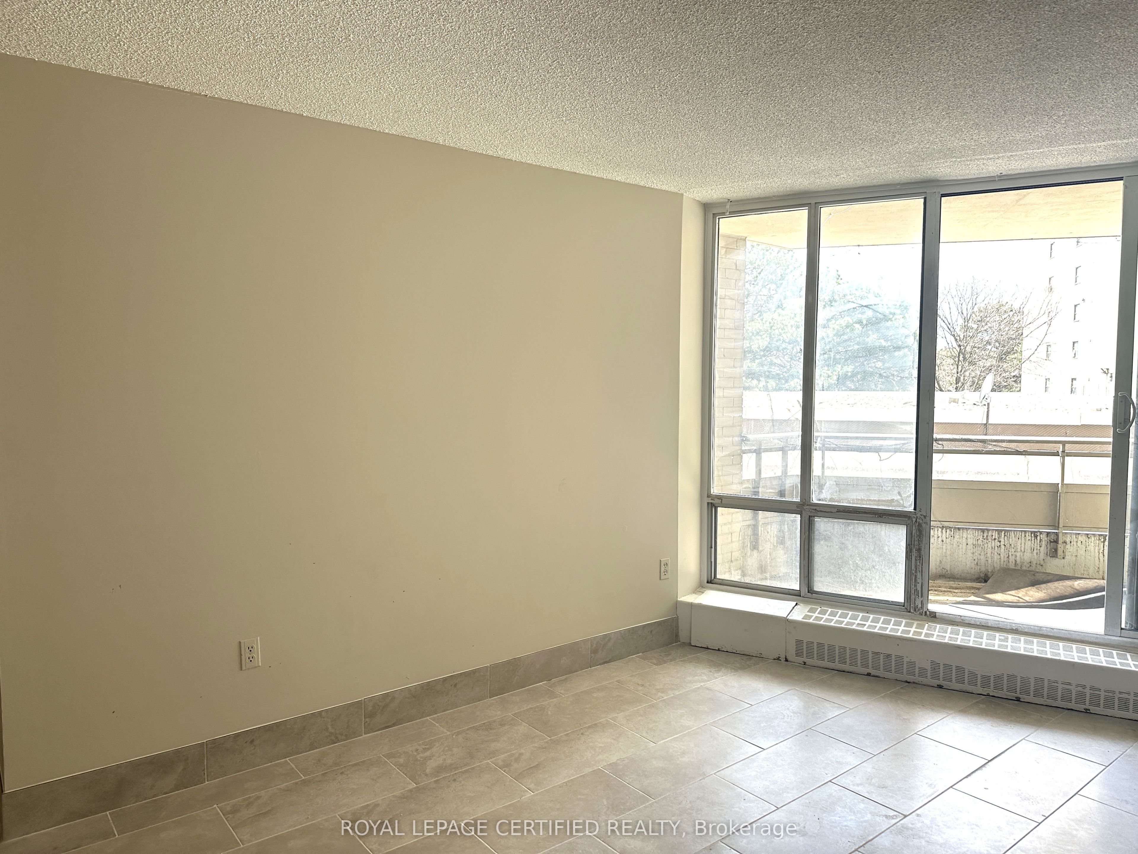 Additional image 6 of 208-380 Dixon Road, Toronto, ON, M9R 1T3