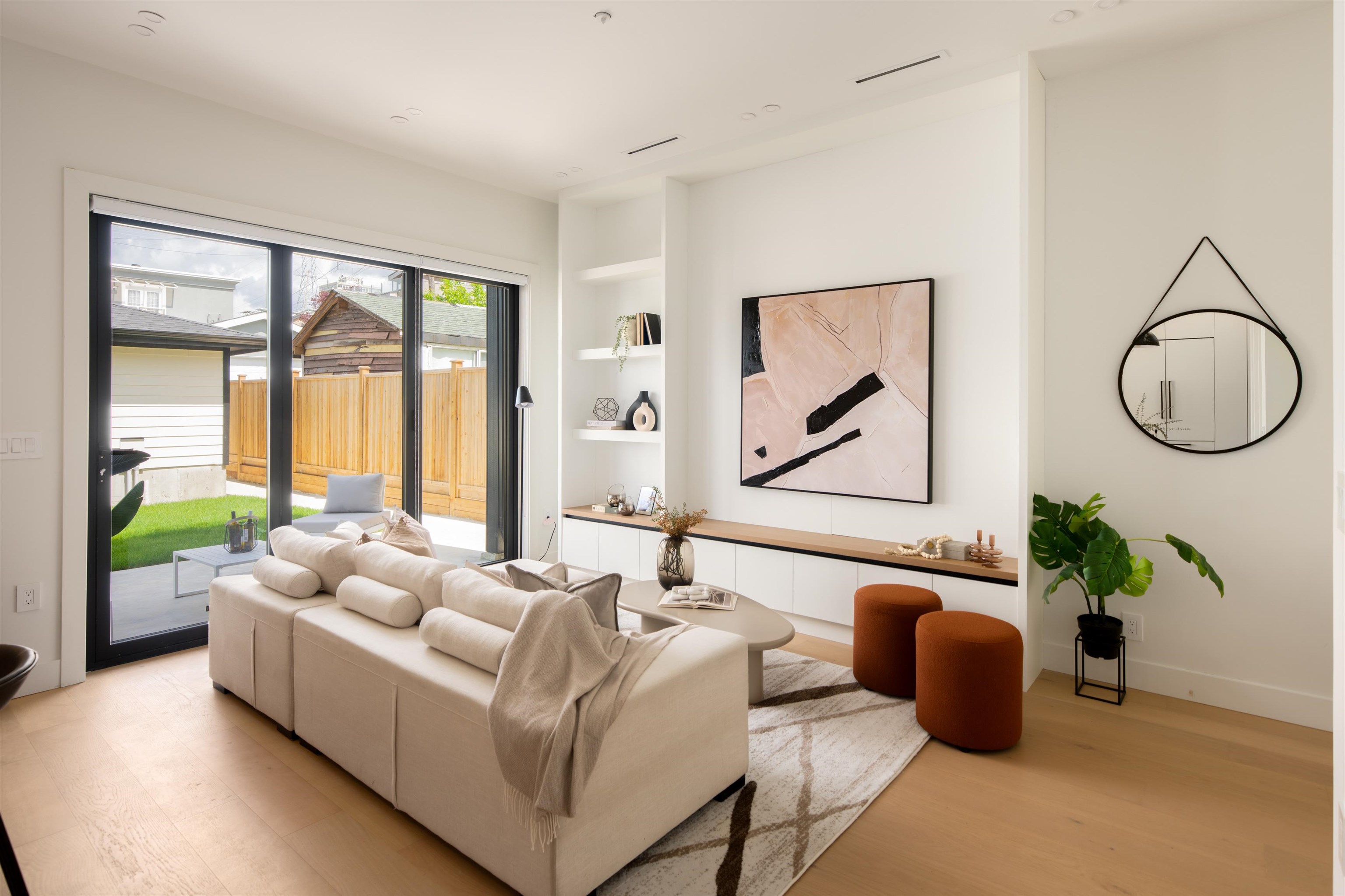 Additional image 3 of 2-3645 Dundas Street, Vancouver, BC, V5K 1S3