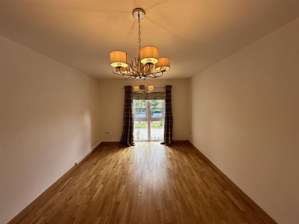 Additional image 12 of 5 bed detached house to rentMemorial Way, Off Thorpe Road, Peterborough PE3