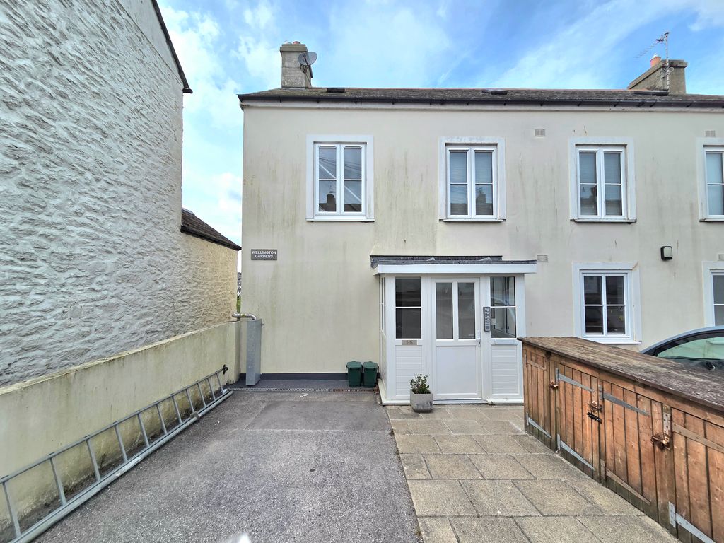 2 bed flat to rentWellington Gardens, Falmouth TR11