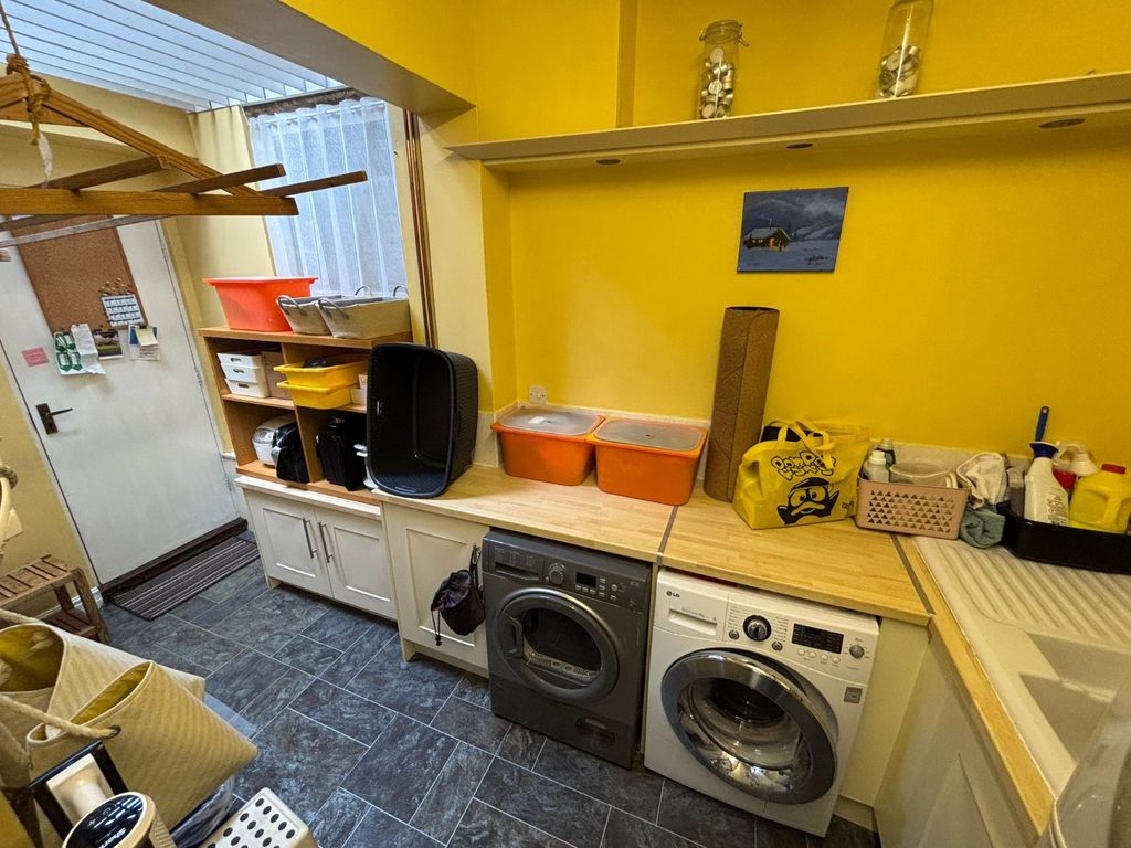Additional image 11 of 4 bed detached house to rentCastle Road, Cottingham, East Yorkshire HU16