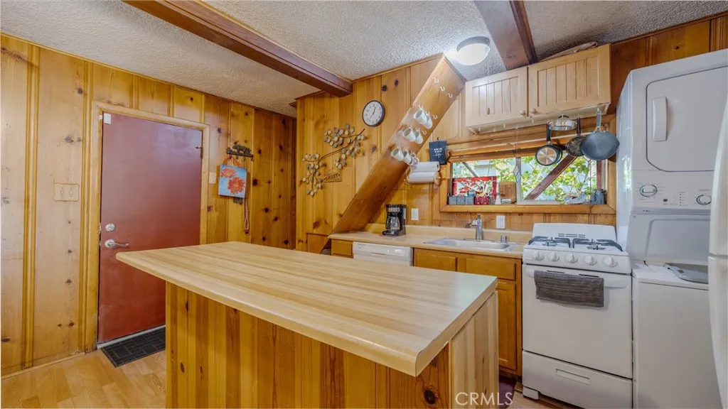 Additional image 9 of 23683 Manzanita Dr, Crestline, CA 92325