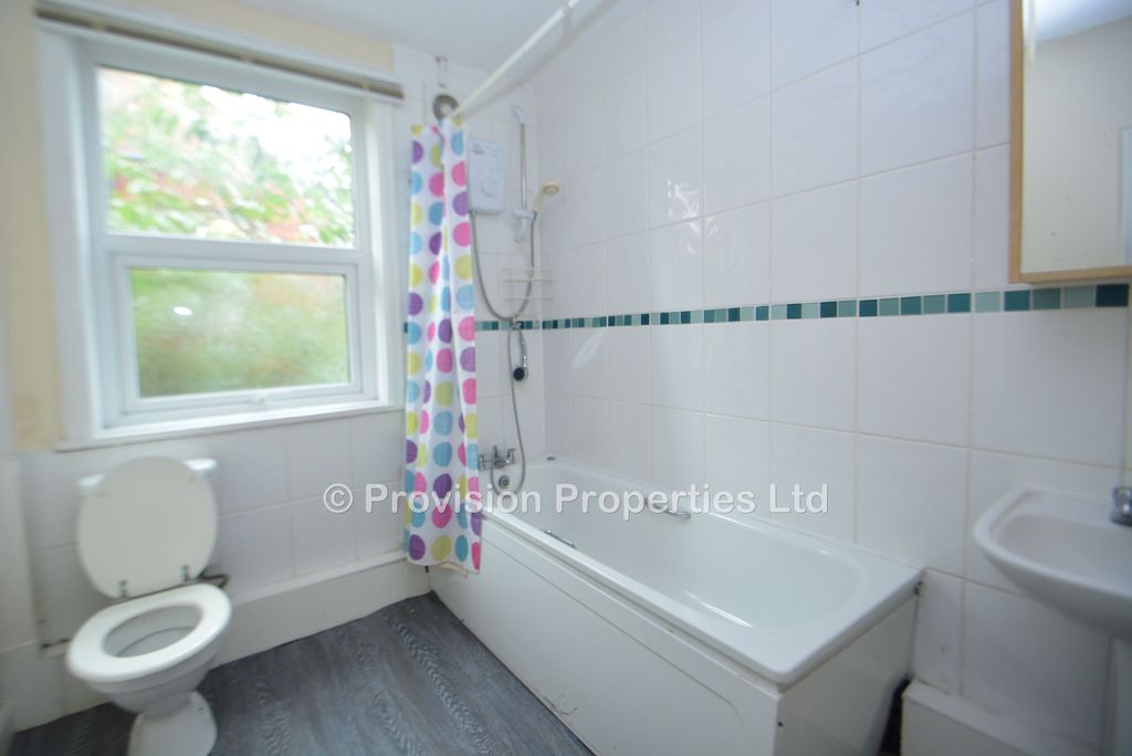Additional image 9 of 7 bed semi-detached house to rentSt Michaels Lane, Headingley, Leeds LS6