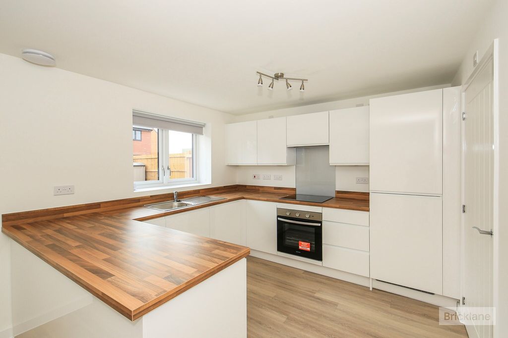 Additional image 3 of 4 bed property to rentStonemason Way, Peterborough PE4