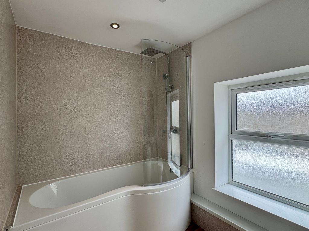 Additional image 8 of 2 bed flat to rentStation Road, Carmarthen SA33