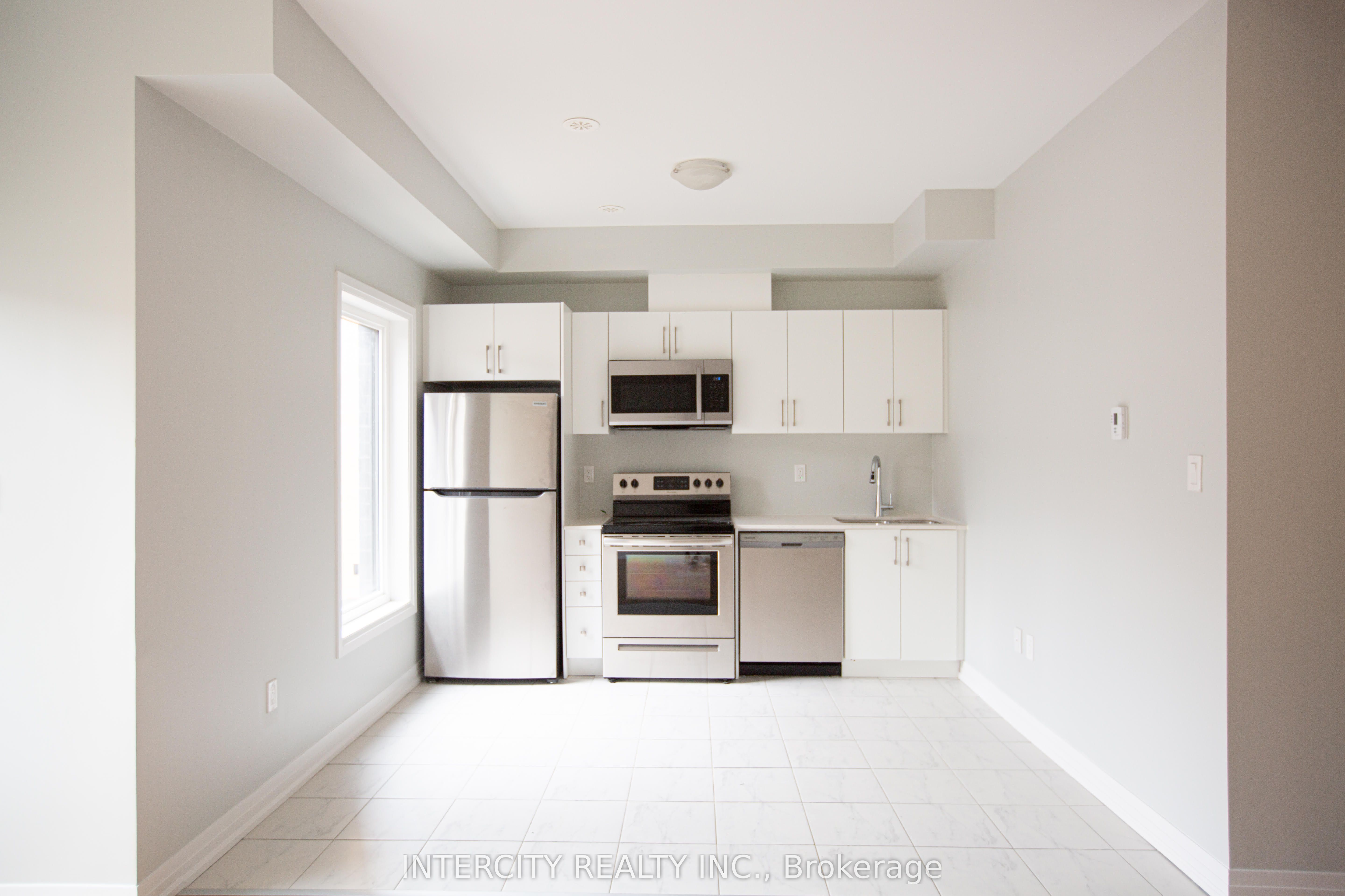 210-1165 Journeyman Lane, Mississauga, ON, L5J 0B5