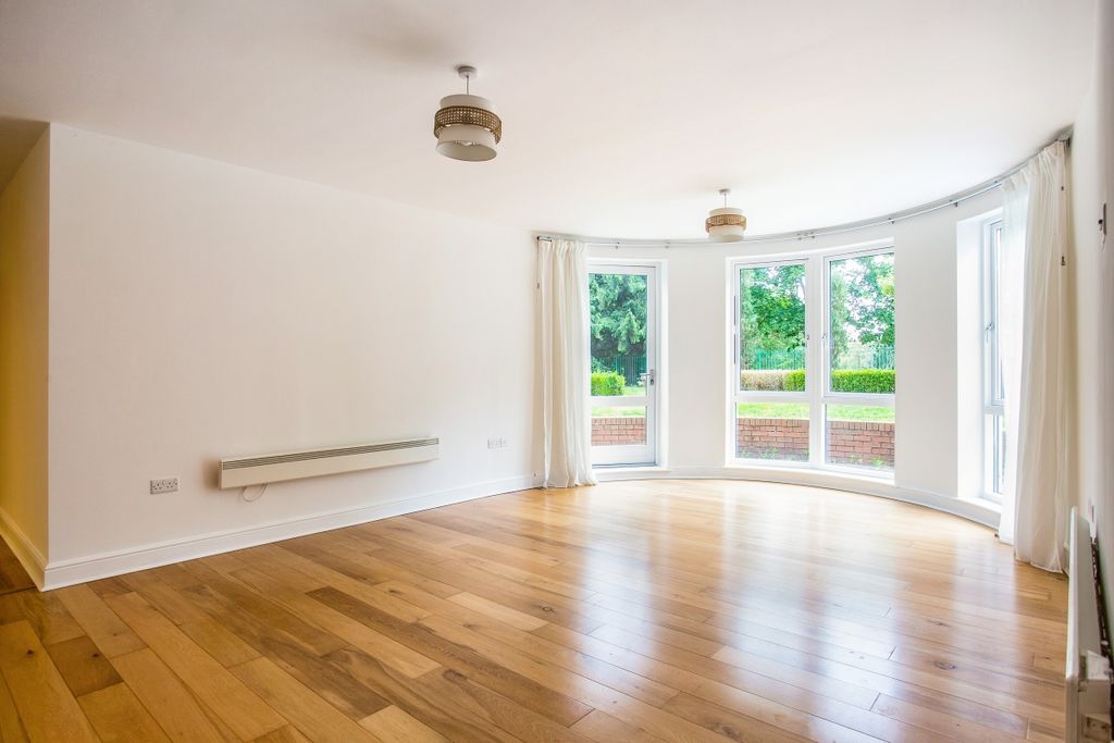 Additional image 3 of 3 bed flat to rentVictoria Place, Cheltenham GL52