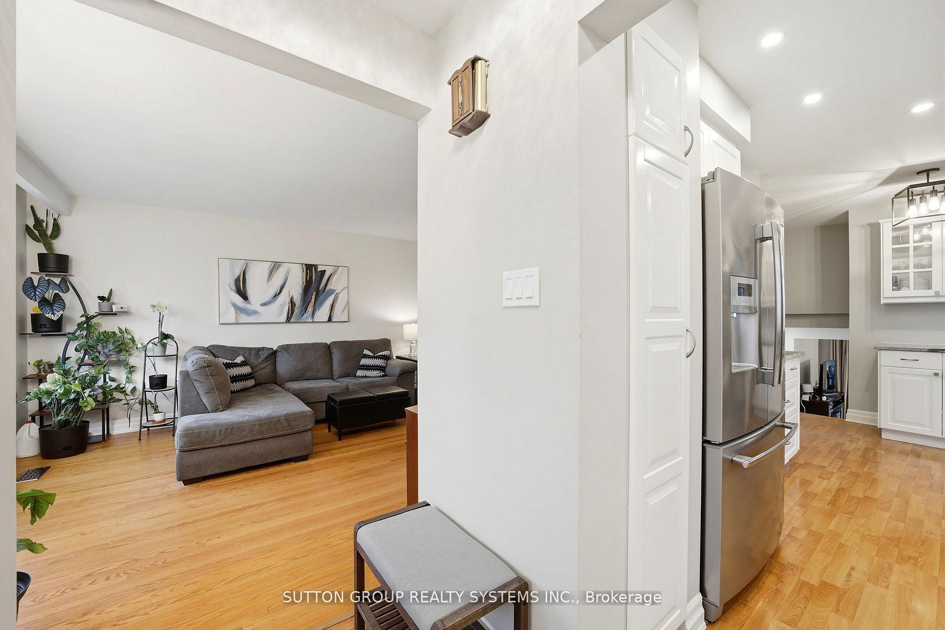 Additional image 3 of 1535 Thetford Court, Mississauga, ON, L5J 3N2