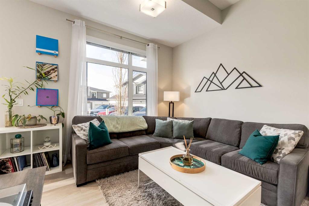 Additional image 4 of 212 Crestbrook Common SW, Calgary, AB, T3B 6L1