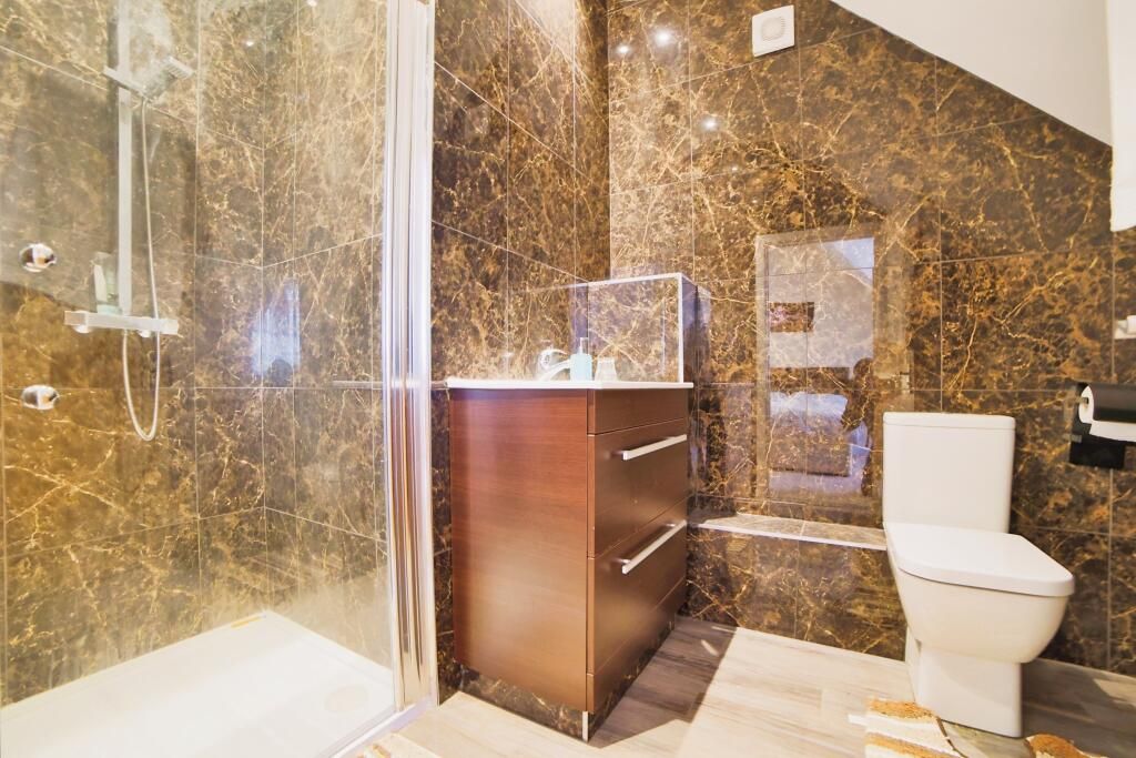 Additional image 4 of 6 bed detached house to rentClapham Road, Bedford MK41