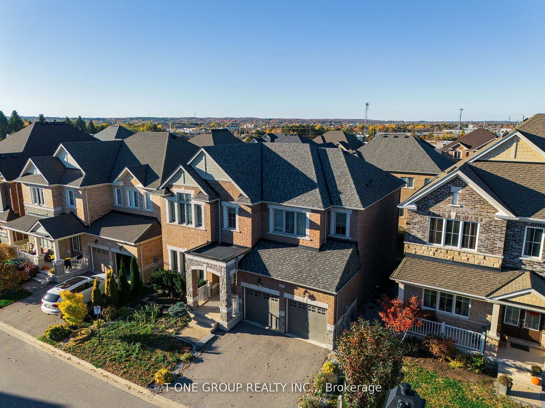 Additional image 2 of 63 Ken Sinclair Crescent, Aurora, ON, L4G 3J1