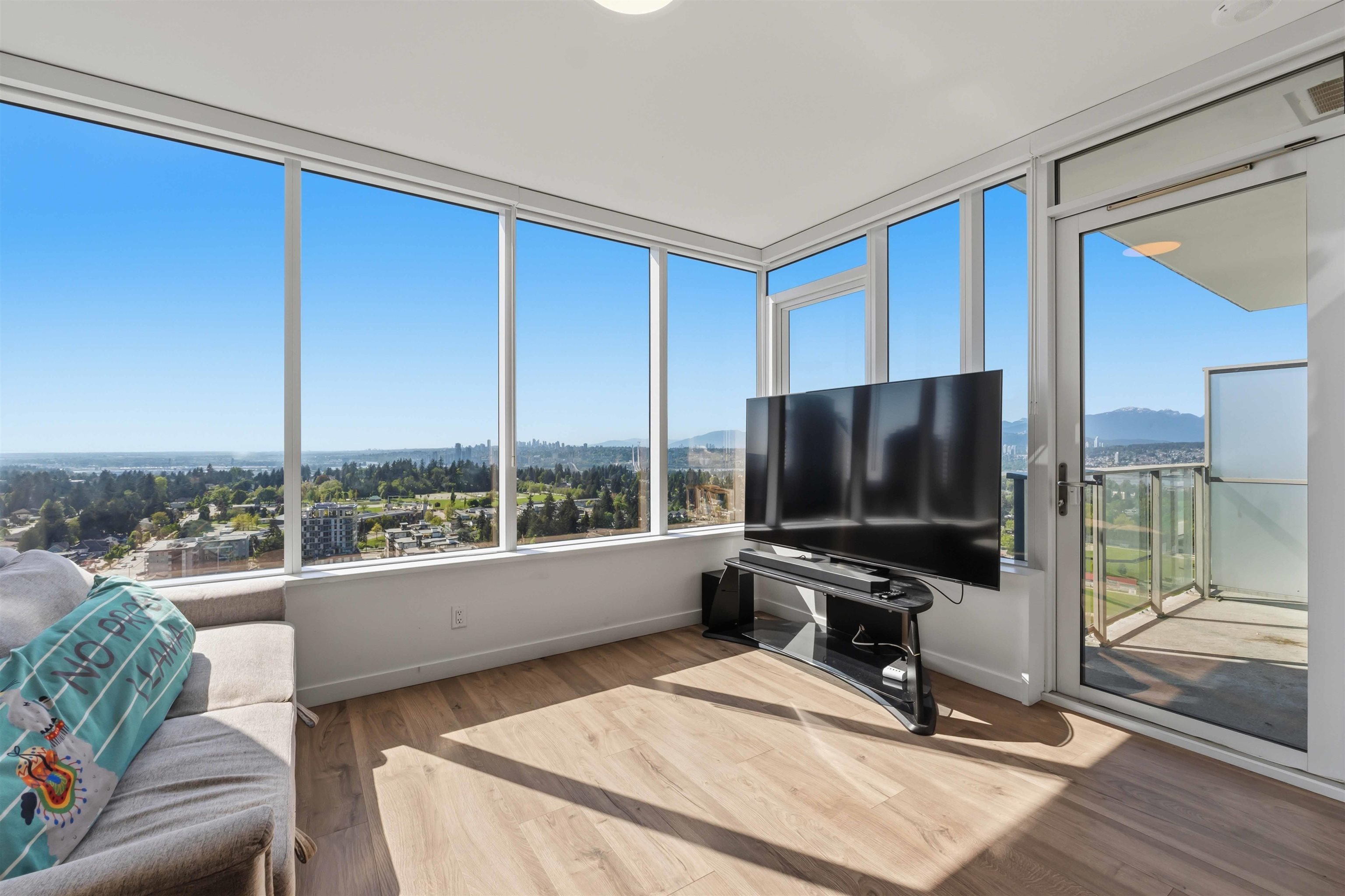 2801-10448 University Drive, Surrey, BC, V3T 0S7