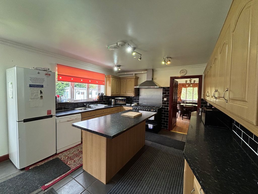 Additional image 6 of 6 bed detached house to rentTabernacle Road, Ammanford SA18