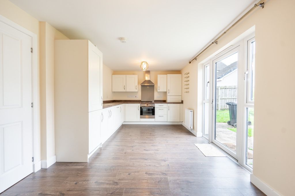 Additional image 4 of 3 bed semi-detached house to rentCorsehill Crescent, Hamilton, South Lanarkshire ML3