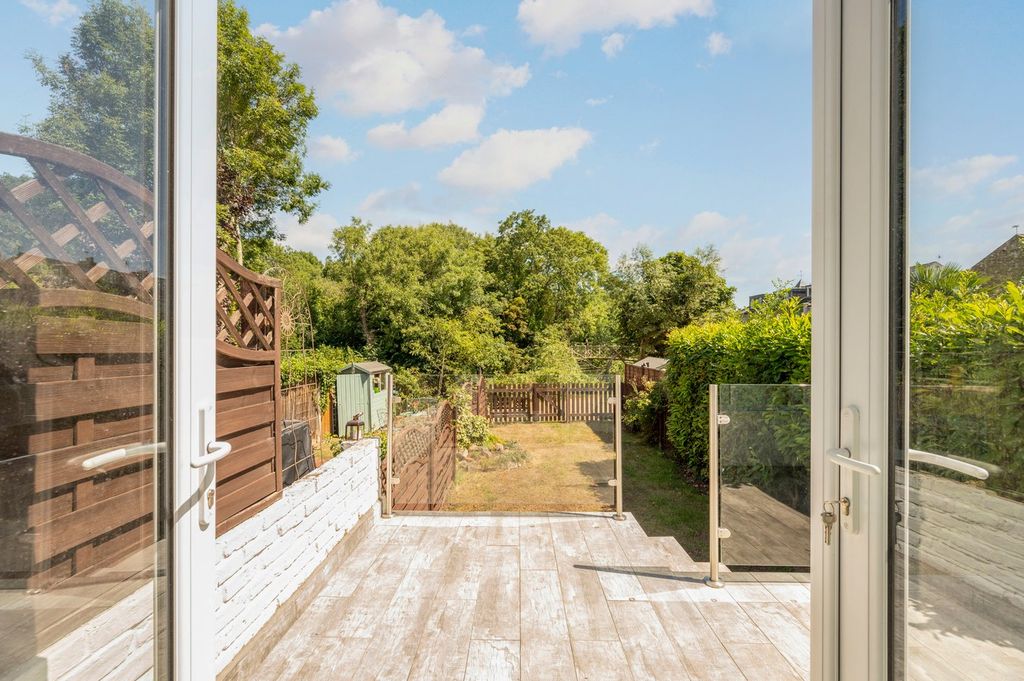 Additional image 15 of 2 bed terraced house for saleRadnor Road, Weybridge KT13