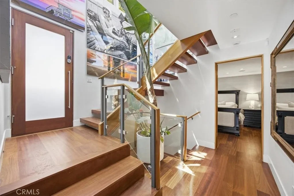 Additional image 2 of 1211 Bayview Dr, Manhattan Beach, CA 90266