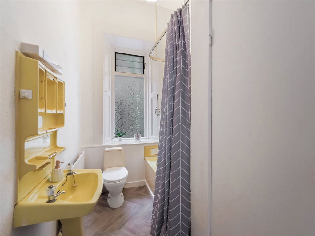 Additional image 10 of 2 bed flat for saleUnion Street, Greenock, Inverclyde PA16