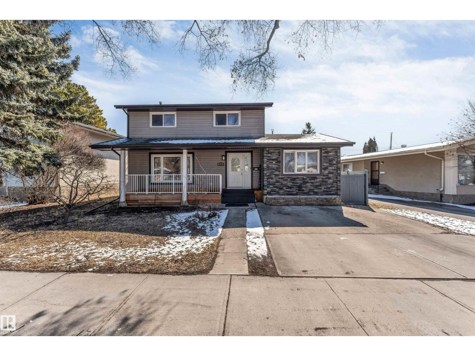 9217 168 Street NW, Edmonton, AB, T5R2V8