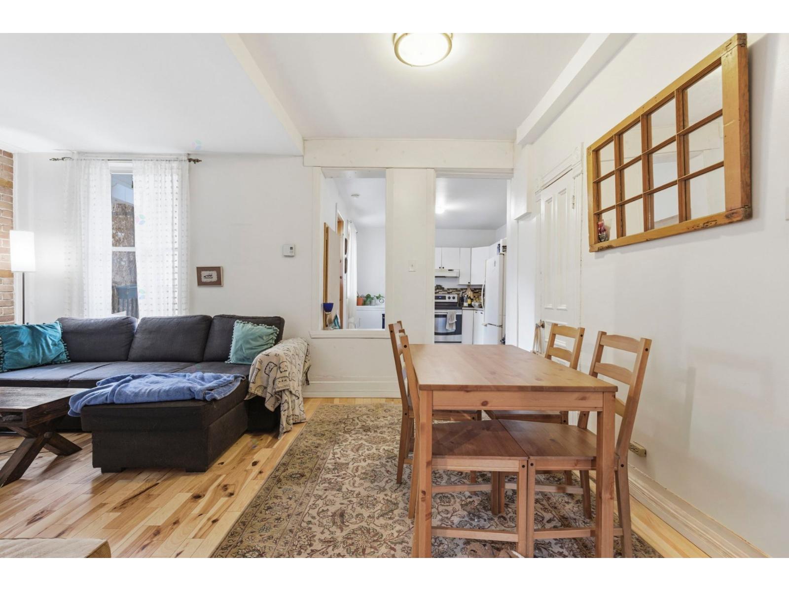 1310 Rue Logan