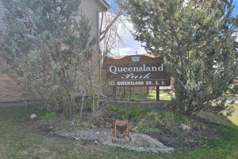 Additional image 7 of 98-123 Queensland Drive SE, Calgary, AB, T2J5J4