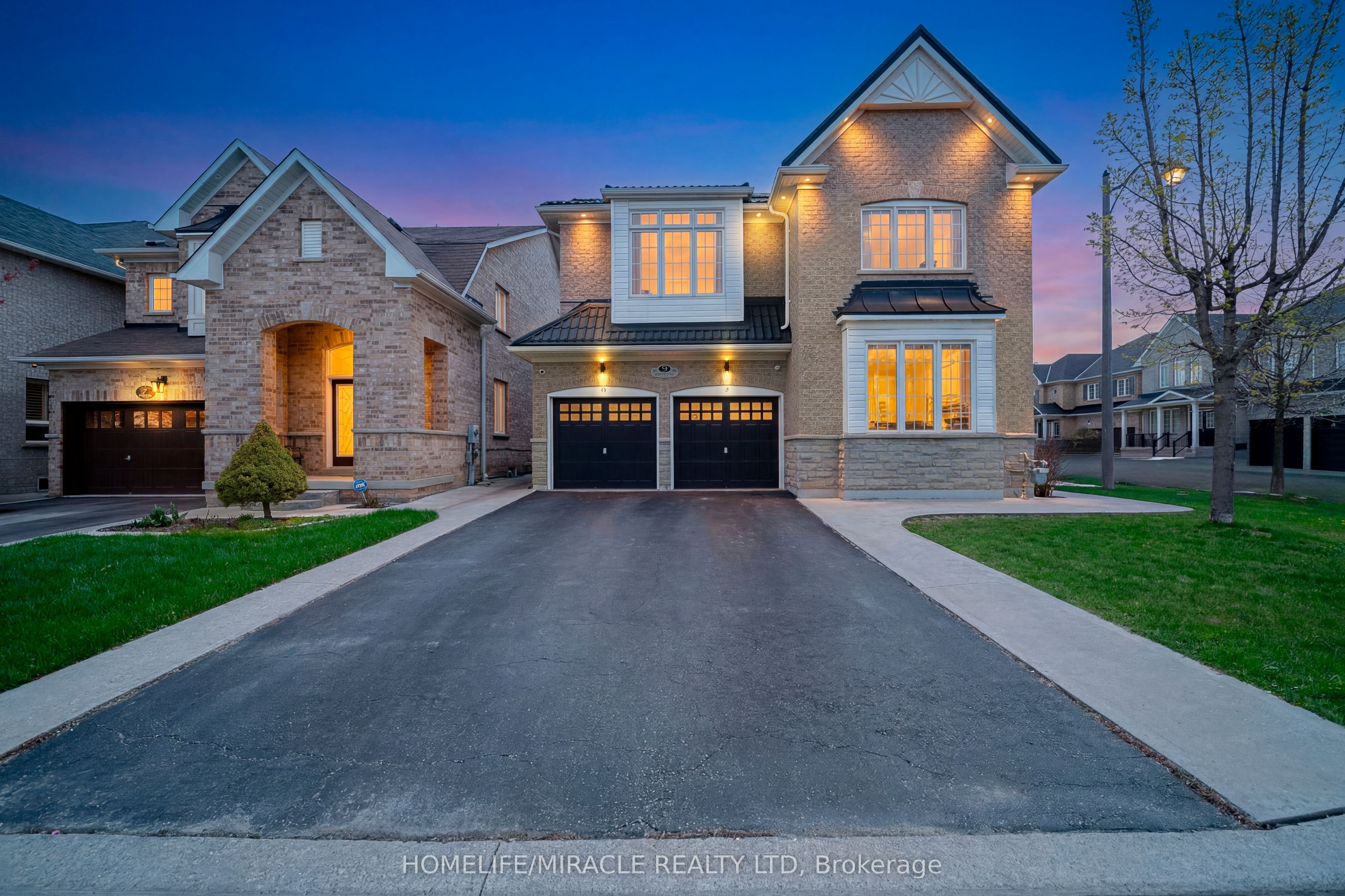 9 Berryfield Way, Brampton, ON, L6R 0Y3