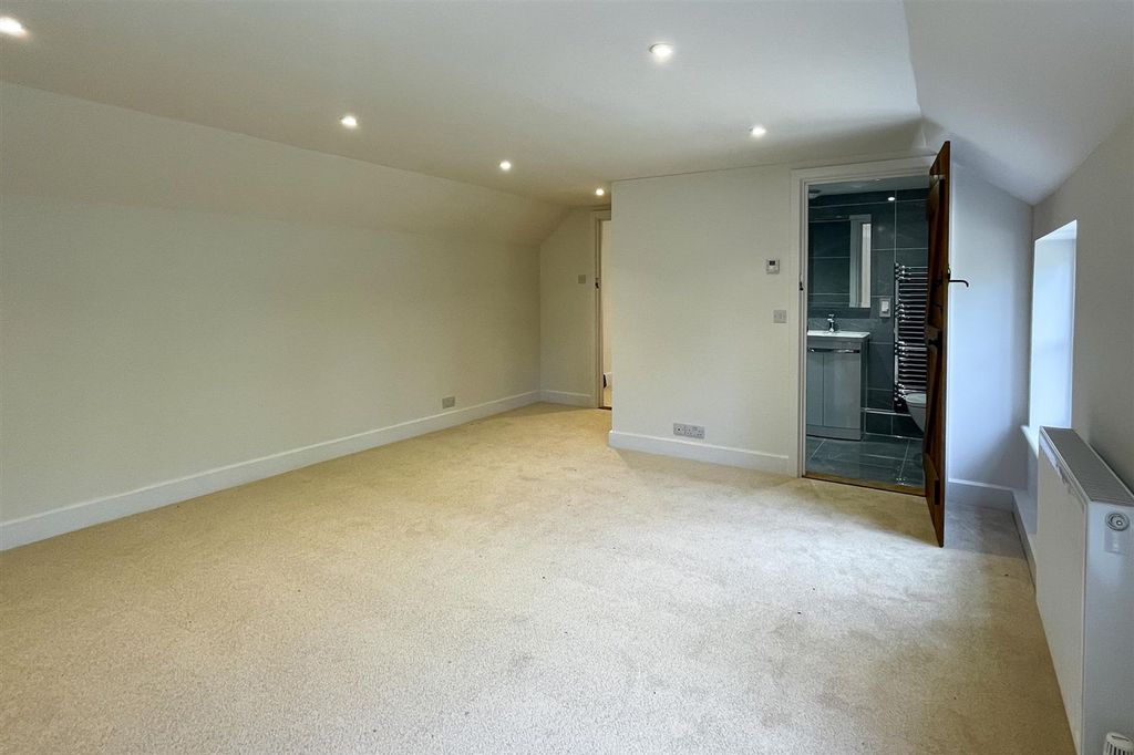 Additional image 7 of 4 bed barn conversion to rentClaydon, Mockbeggars IP6