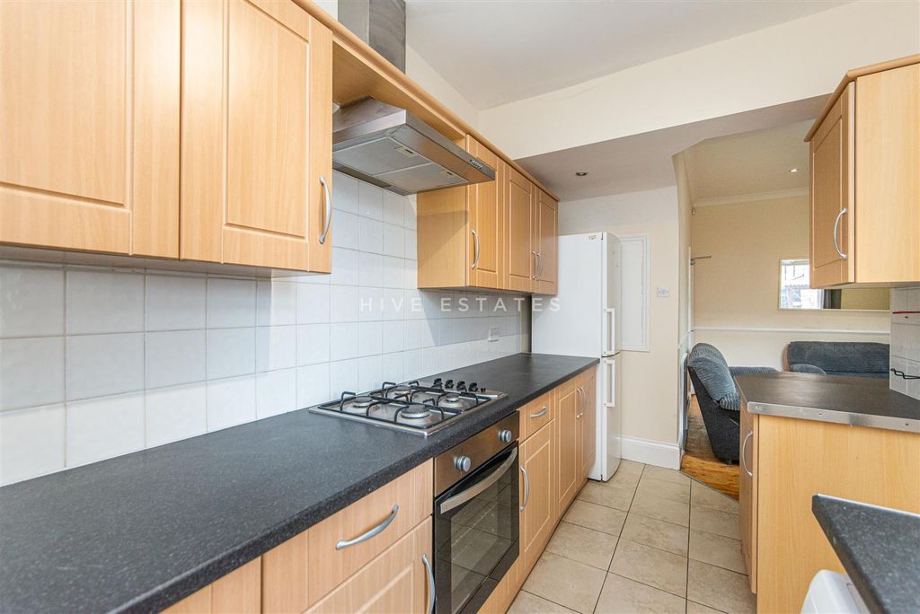 5 bed shared accommodation to rentCardigan Terrace, Heaton, Newcastle Upon Tyne NE6 photo 2