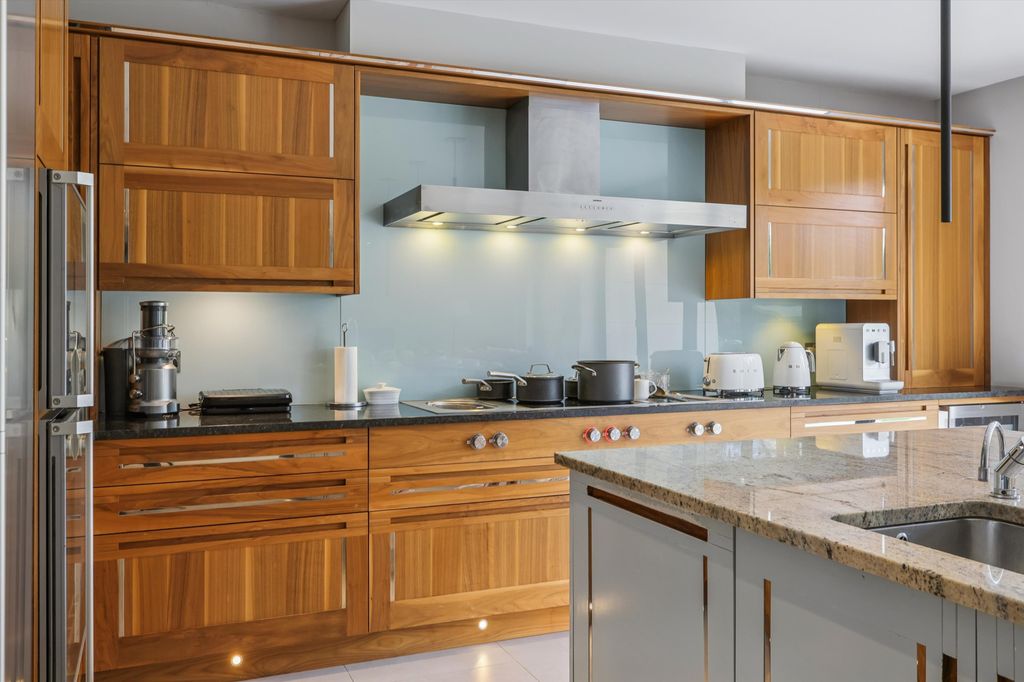 Additional image 9 of 6 bed detached house to rentFairbourne, Cobham, Surrey KT11