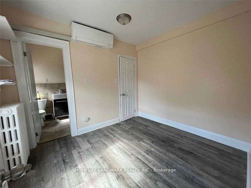 Additional image 4 of Apt 1-2398 Bloor Street W, Toronto, ON, M6S 1P5