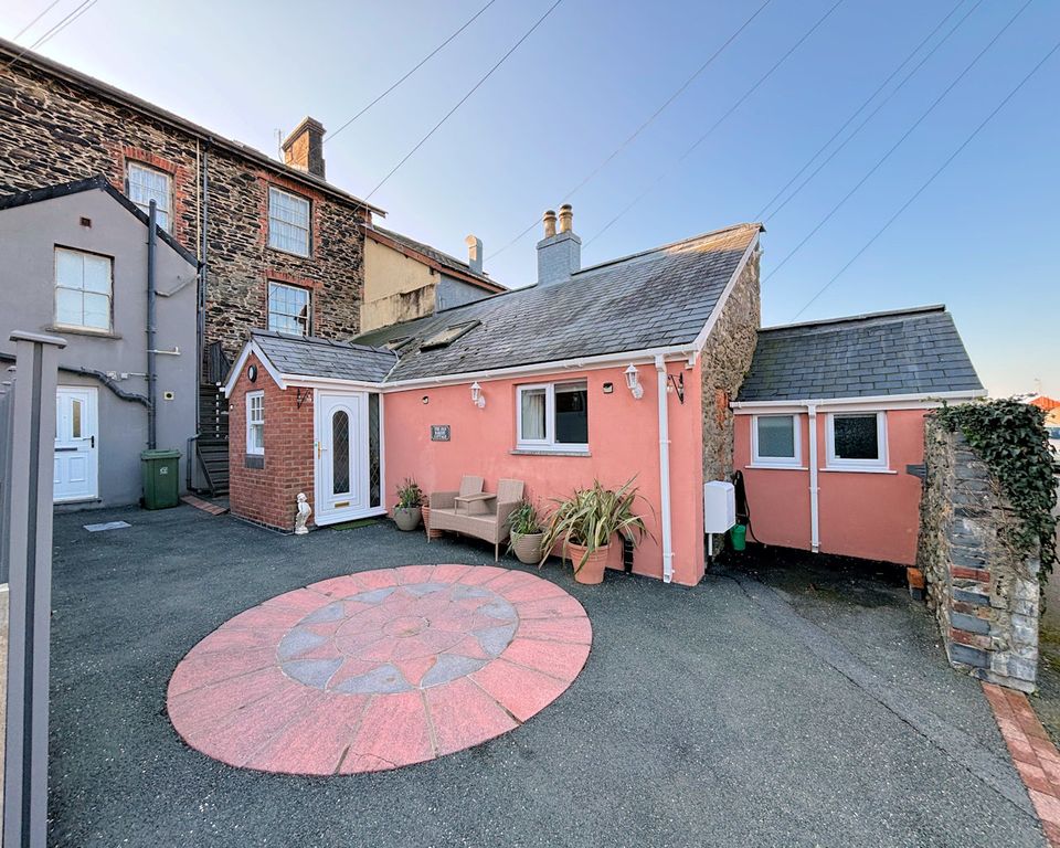 1 bed semi-detached bungalow for saleTywyn LL36